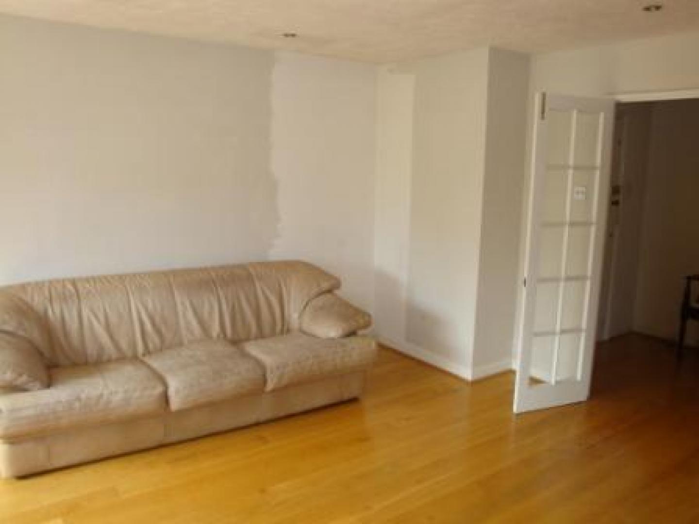 			NEW INSTRUCTION, 2 Bedroom, 1 bath, 1 reception Flat			 Lucas Gardens, EAST FINCHLEY